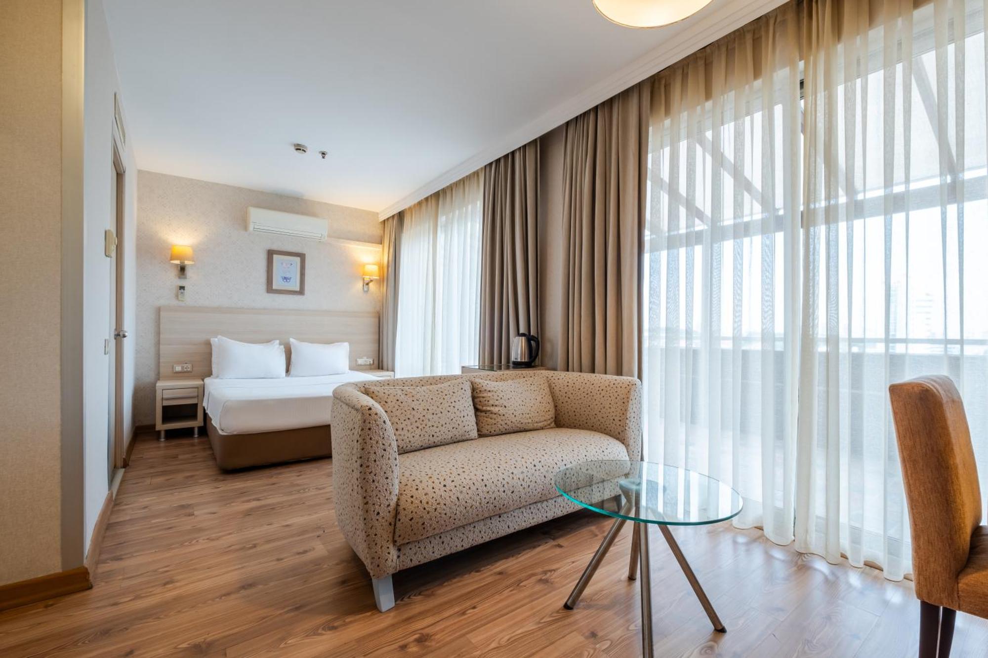 Hotel Ramada By Wyndham Ankara Exteriér fotografie