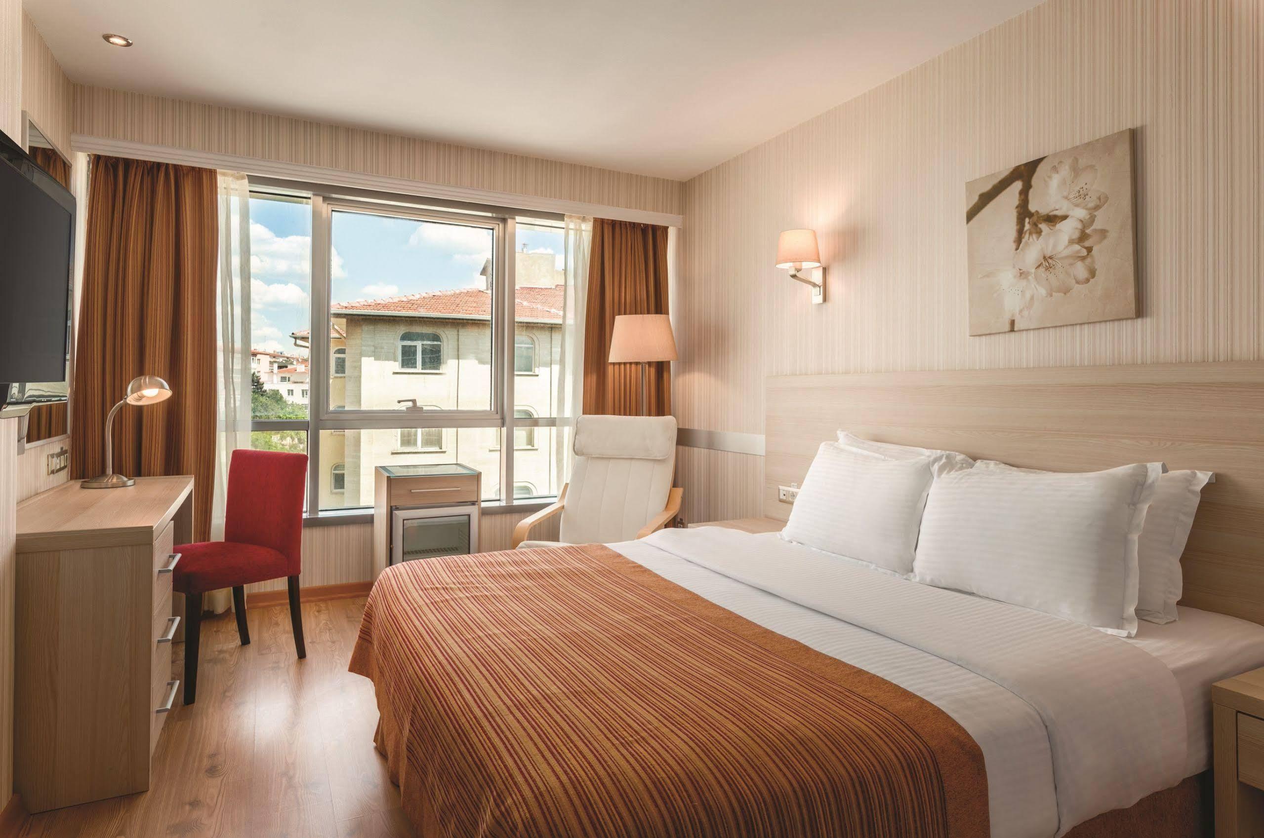 Hotel Ramada By Wyndham Ankara Exteriér fotografie